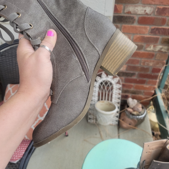 Brand new lace up gray combat boots - Picture 8 of 12